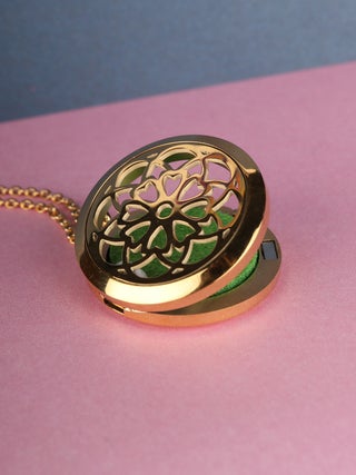 Aroma Pendant Flower gold