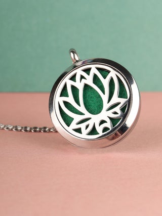 Aroma Pendant Lotus silver