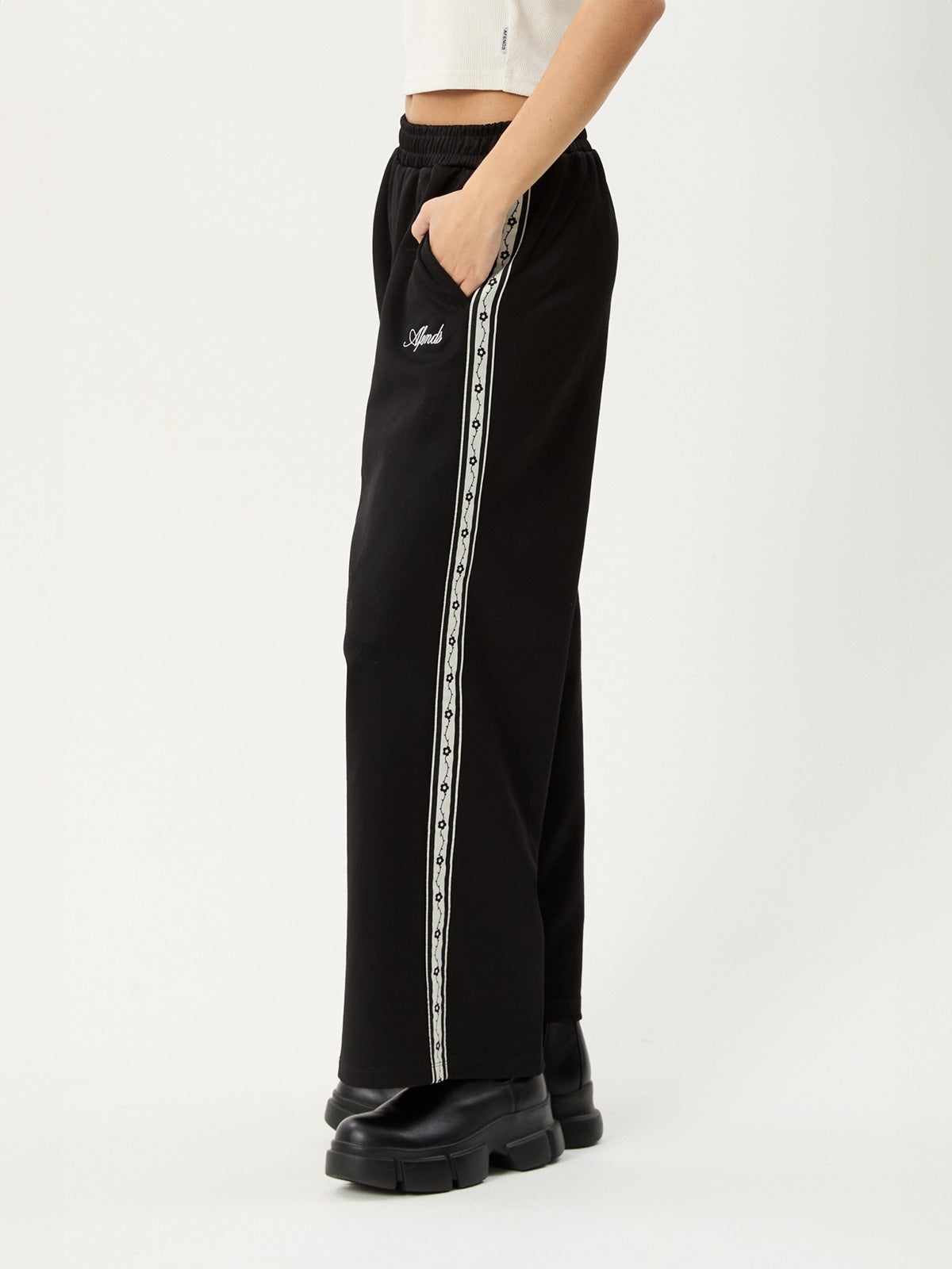 melt the lady tuck sweat pants【black】 TRIPP NYC - CRUSH SWEAT PANT - MECHANIC WASH